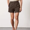 Todd Snyder || linen shorts mens for Beachcomber